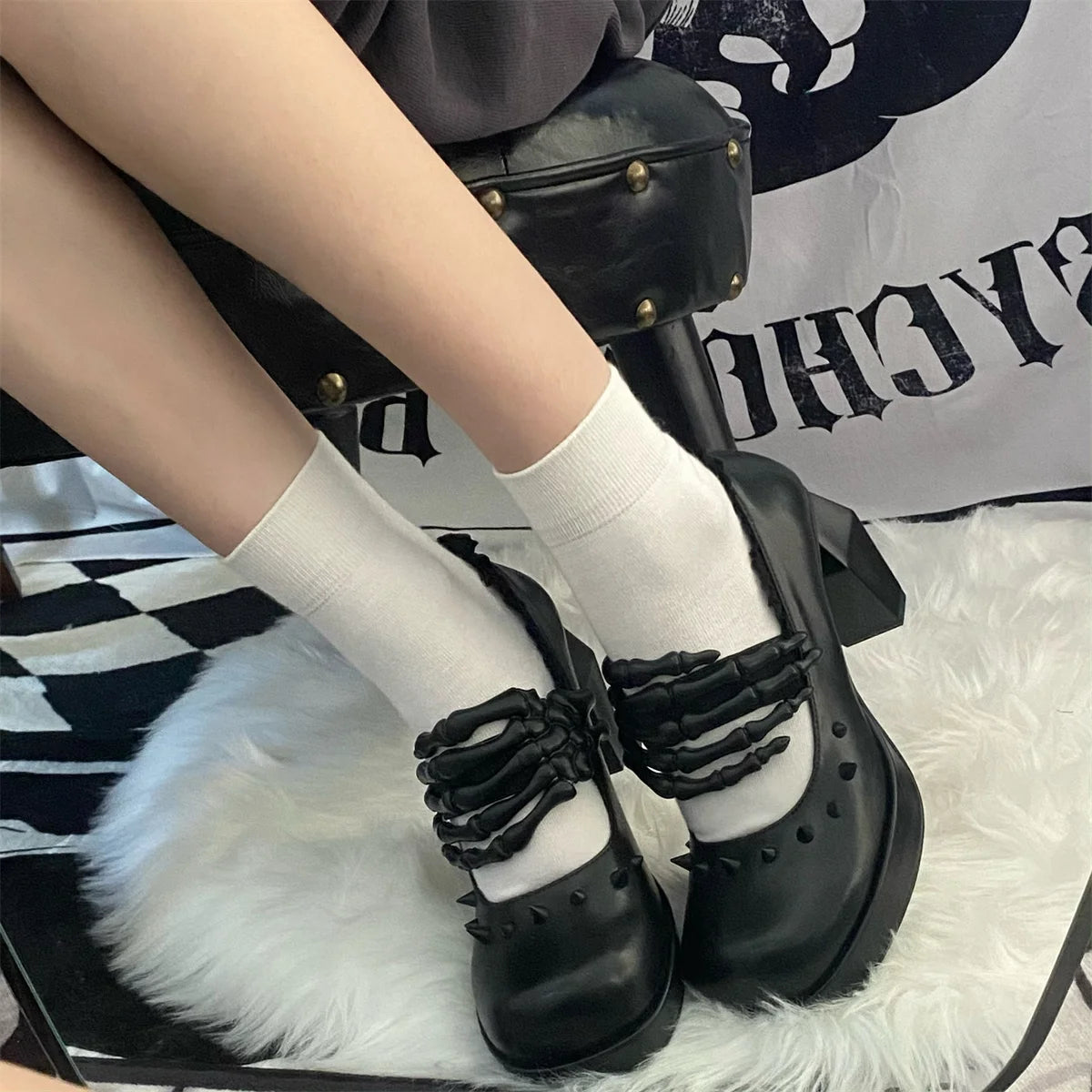 Antique Dark Punk Style Goth Girls Shoes Lolita Cosplay Round Head Thick Bottom Cross Rivet Lace Skull 8cm High Heel Shoes