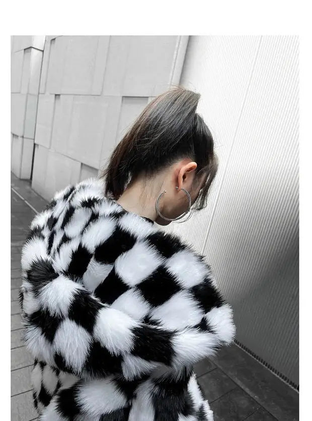 Chic Woman Winter Furry Checkerboard Bomber Jacket Faux Fox Fur Black White Plaids Hooded Coat Flocking Cardigan Fleece Tops