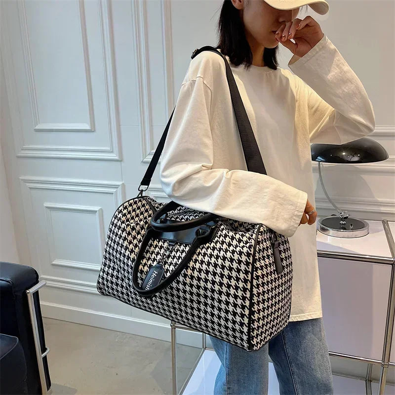 Travel Duffle Large Capacity Women Fitness Sports Bag Dry and Wet Luxury Hand Luggage Bag Female Designer Weekend Bag Travel