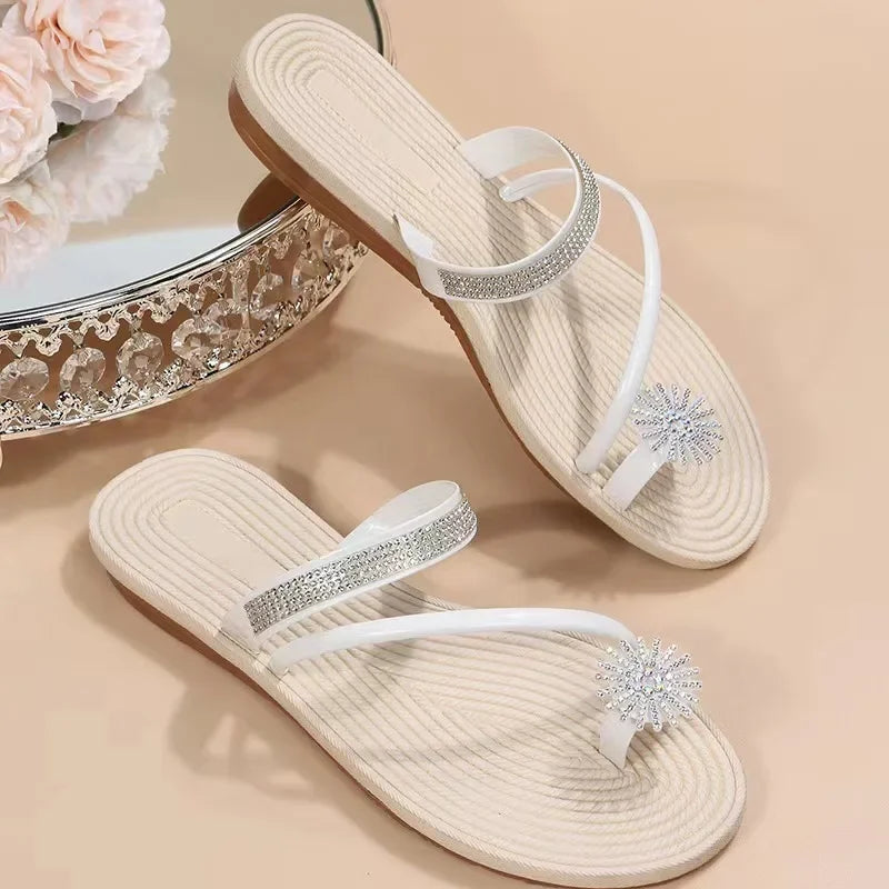 Women's Sandals Summer New Fashion Beach Sandals Rhinestone Flat Slippers Luxury Sandals Women Designers Ladies Shoes Large size