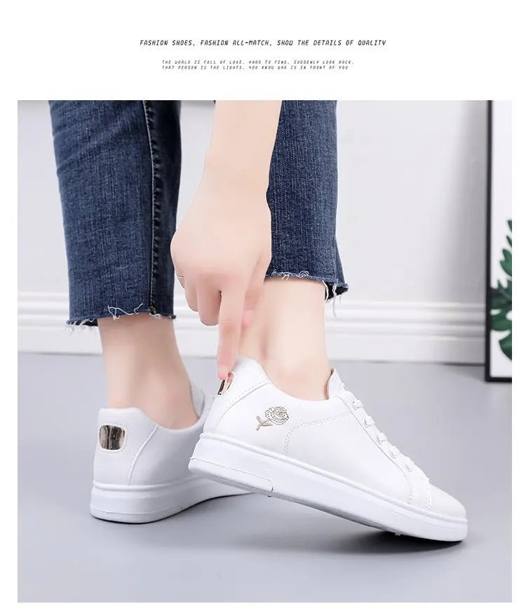 Women Casual Shoes Spring Autumn Sneakers Fashion White Breathable Embroidered Flower Lace-Up Tennis shoes