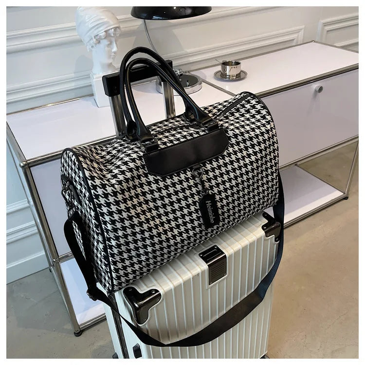 Travel Duffle Large Capacity Women Fitness Sports Bag Dry and Wet Luxury Hand Luggage Bag Female Designer Weekend Bag Travel