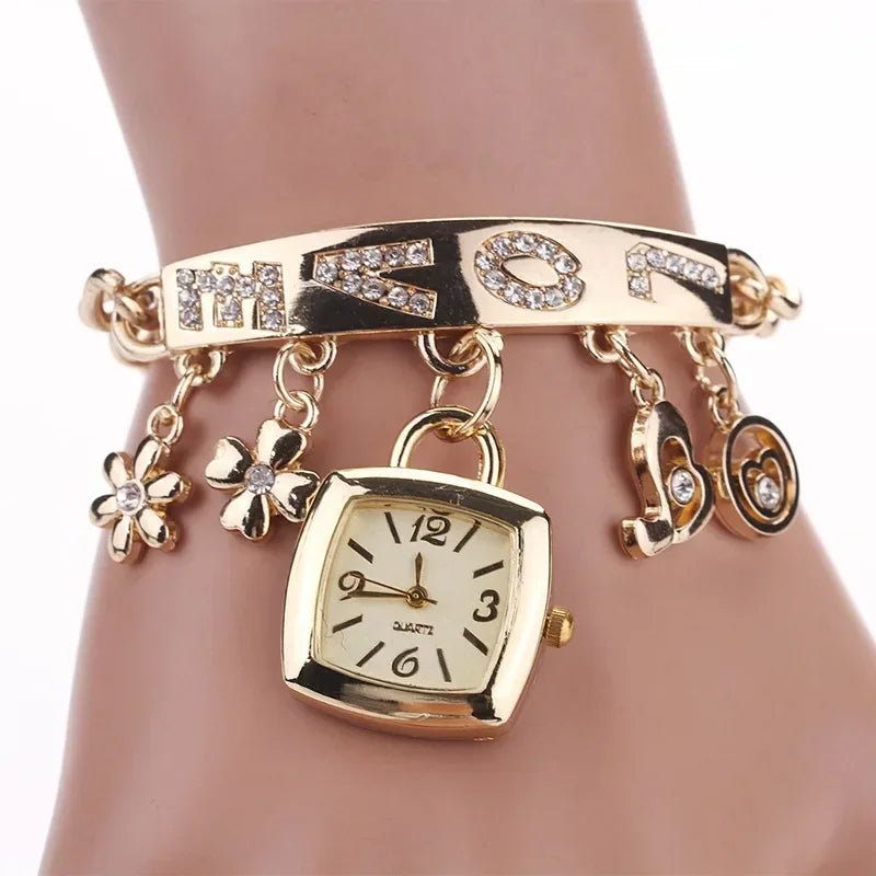 Women Watches with Letters Rhinestone Inlaid Chain Bracelet Flower Pendant Wrist Watch Ladies Dress Watches Gift Zegarek Damski