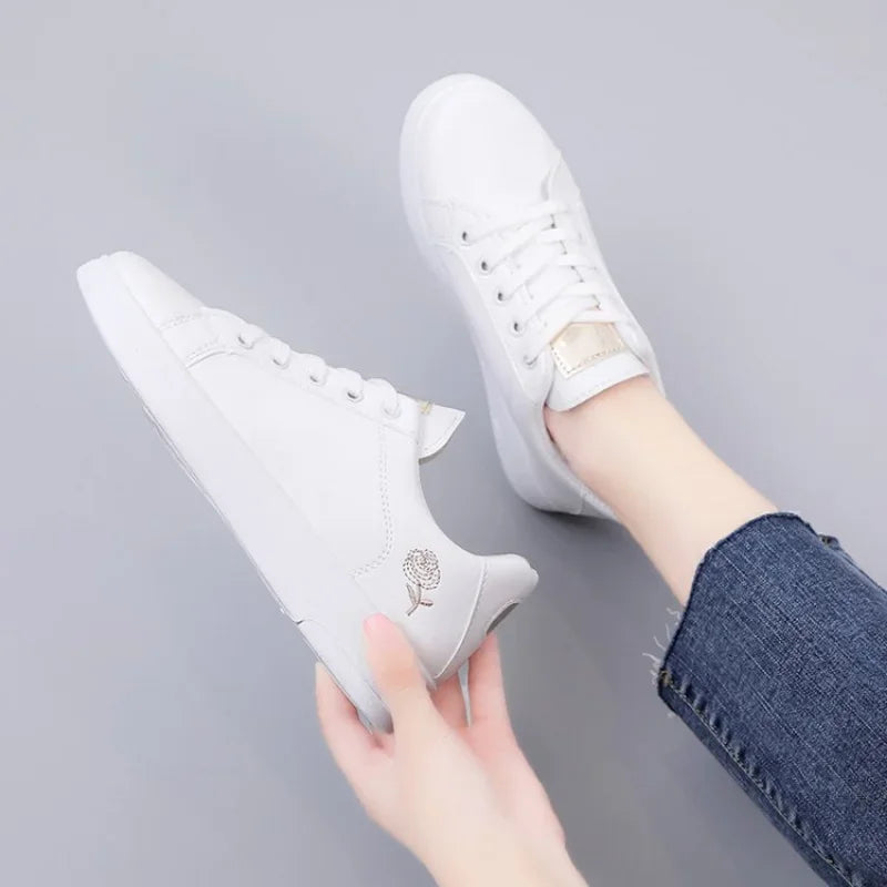 Women Casual Shoes Spring Autumn Sneakers Fashion White Breathable Embroidered Flower Lace-Up Tennis shoes