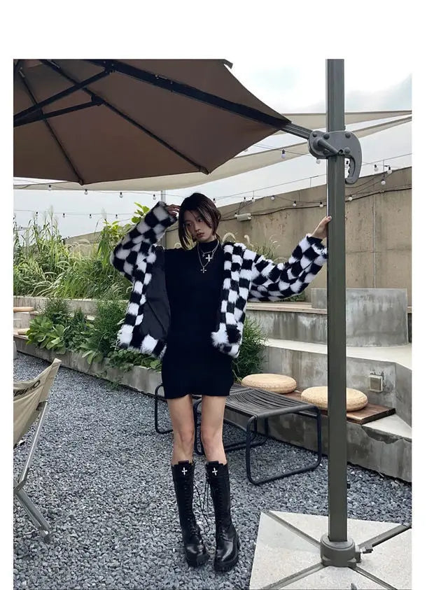 Chic Woman Winter Furry Checkerboard Bomber Jacket Faux Fox Fur Black White Plaids Hooded Coat Flocking Cardigan Fleece Tops