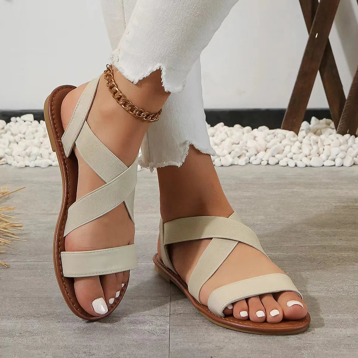 Summer new women's flat Roman sandals with non-slip rubber sole fashion women's shoes plus size 43