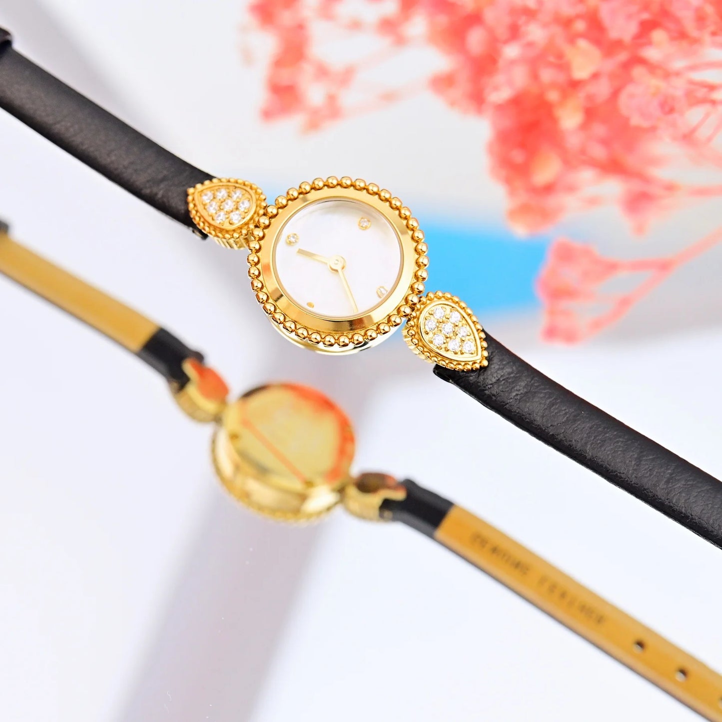 High quality 2024 new women's watch gold bracelet watch retro fashion diamonds small lovers Genuine Leather