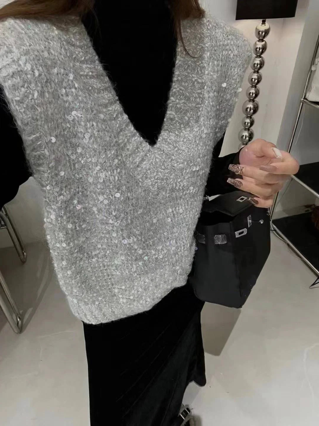 Spring and Autumn New Women's Lazy Style Knitted Shirt Vest Loose V-neck Sequined Sleeveless Top Sweater Top