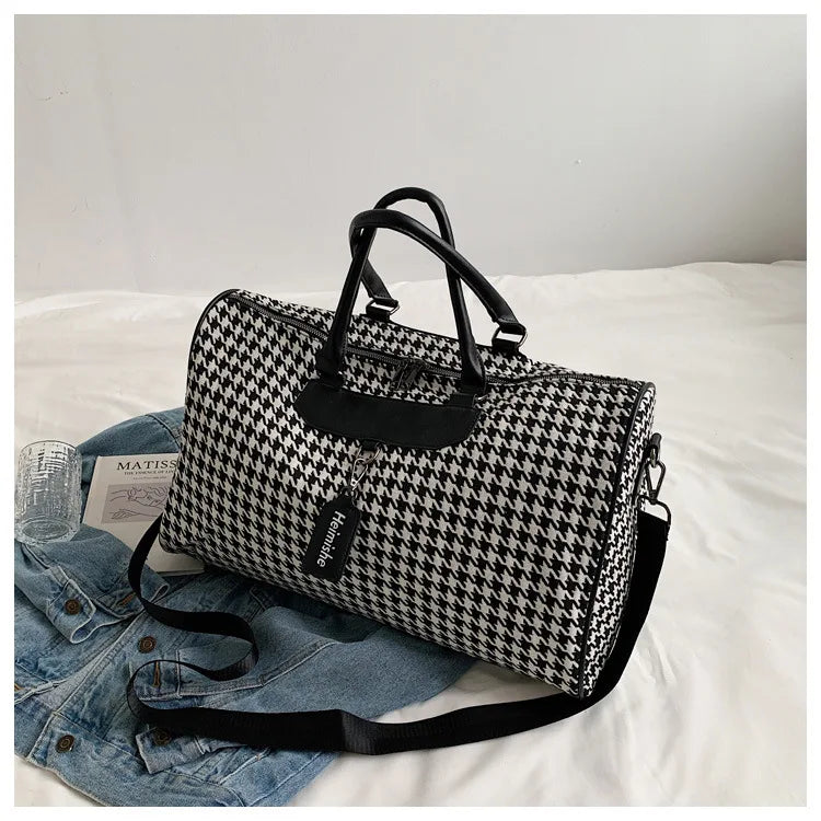 Travel Duffle Large Capacity Women Fitness Sports Bag Dry and Wet Luxury Hand Luggage Bag Female Designer Weekend Bag Travel