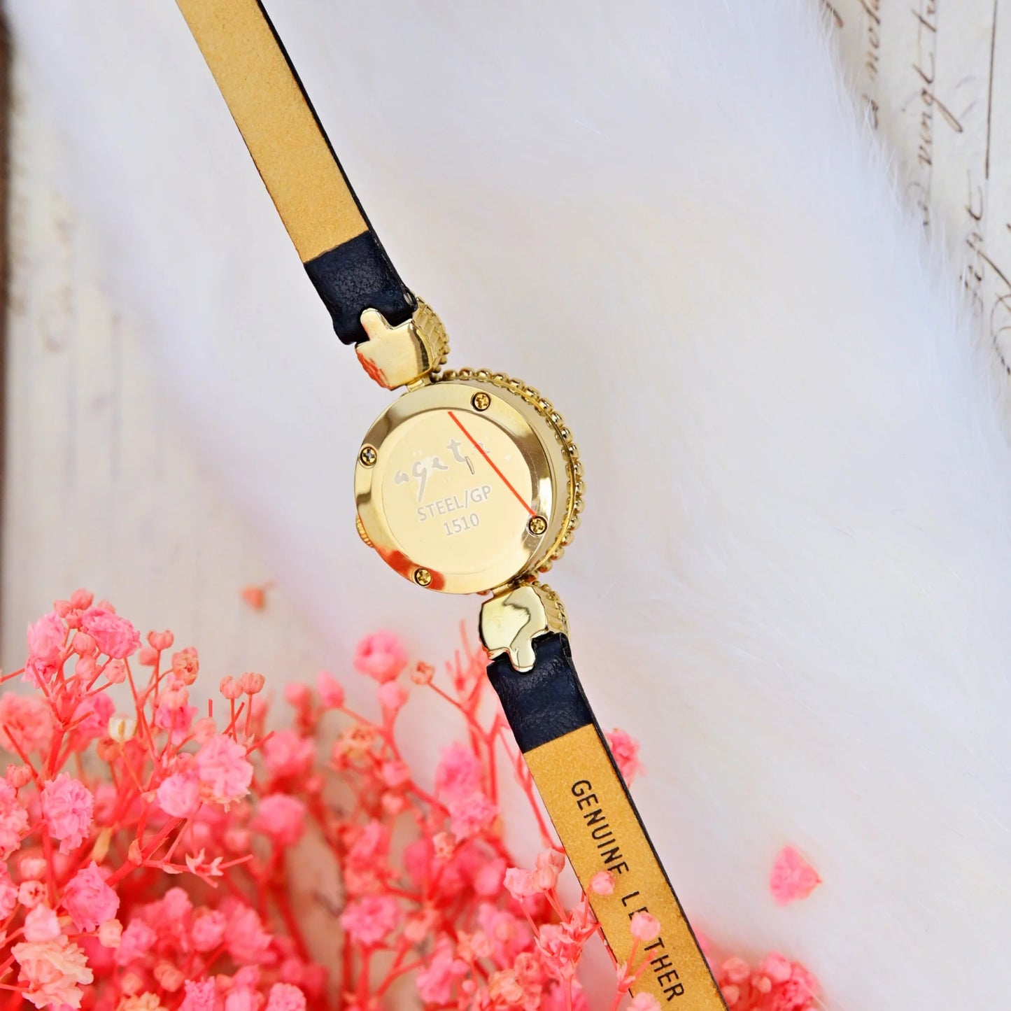 High quality 2024 new women's watch gold bracelet watch retro fashion diamonds small lovers Genuine Leather