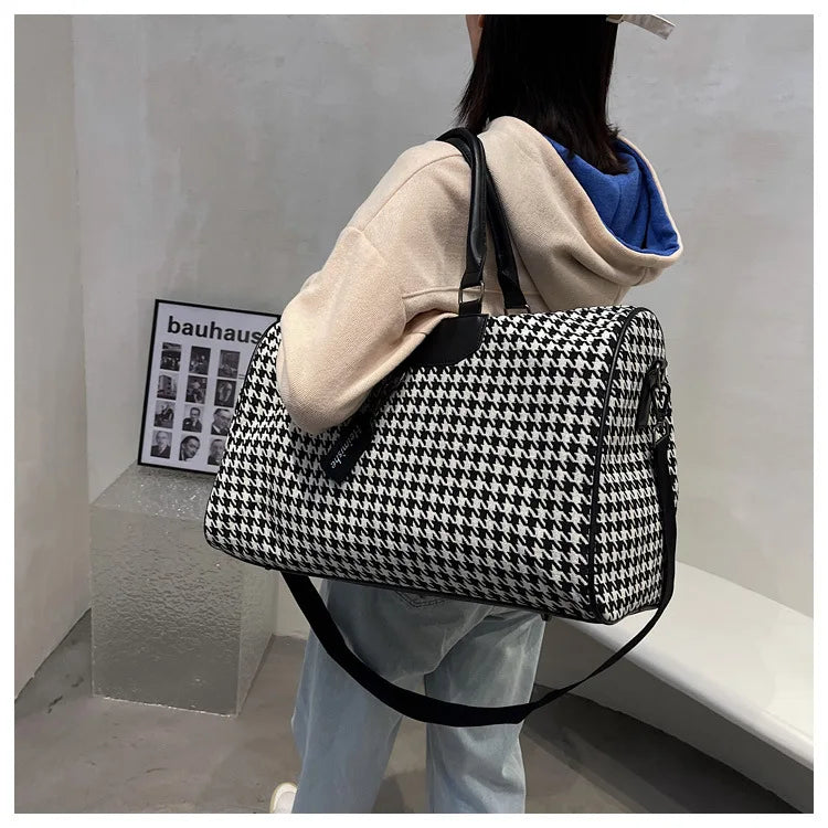 Travel Duffle Large Capacity Women Fitness Sports Bag Dry and Wet Luxury Hand Luggage Bag Female Designer Weekend Bag Travel