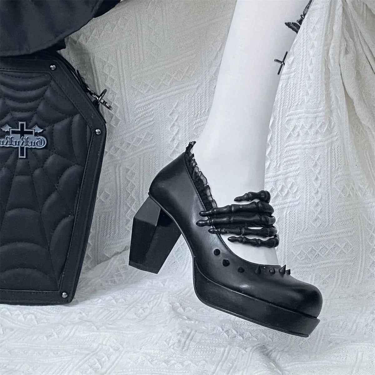 Antique Dark Punk Style Goth Girls Shoes Lolita Cosplay Round Head Thick Bottom Cross Rivet Lace Skull 8cm High Heel Shoes