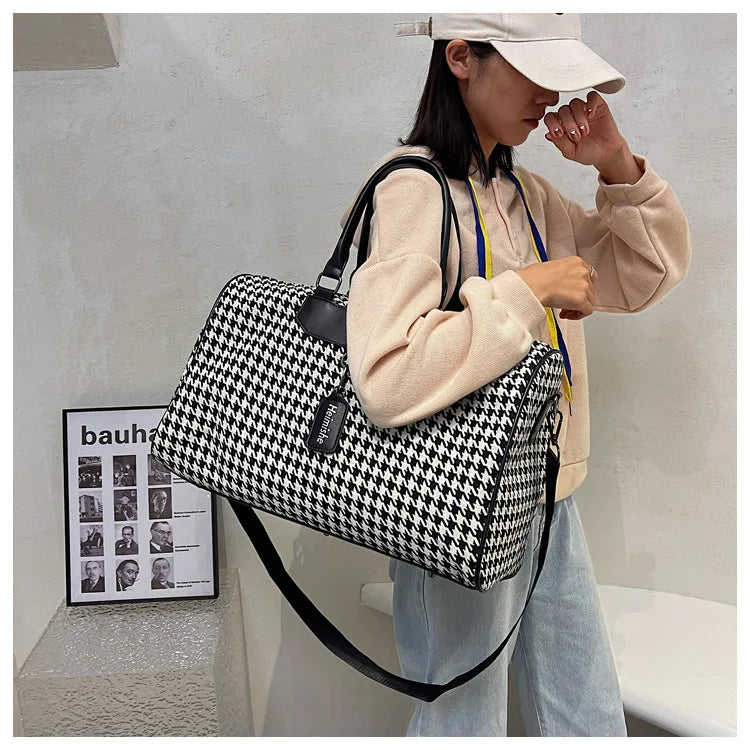 Travel Duffle Large Capacity Women Fitness Sports Bag Dry and Wet Luxury Hand Luggage Bag Female Designer Weekend Bag Travel