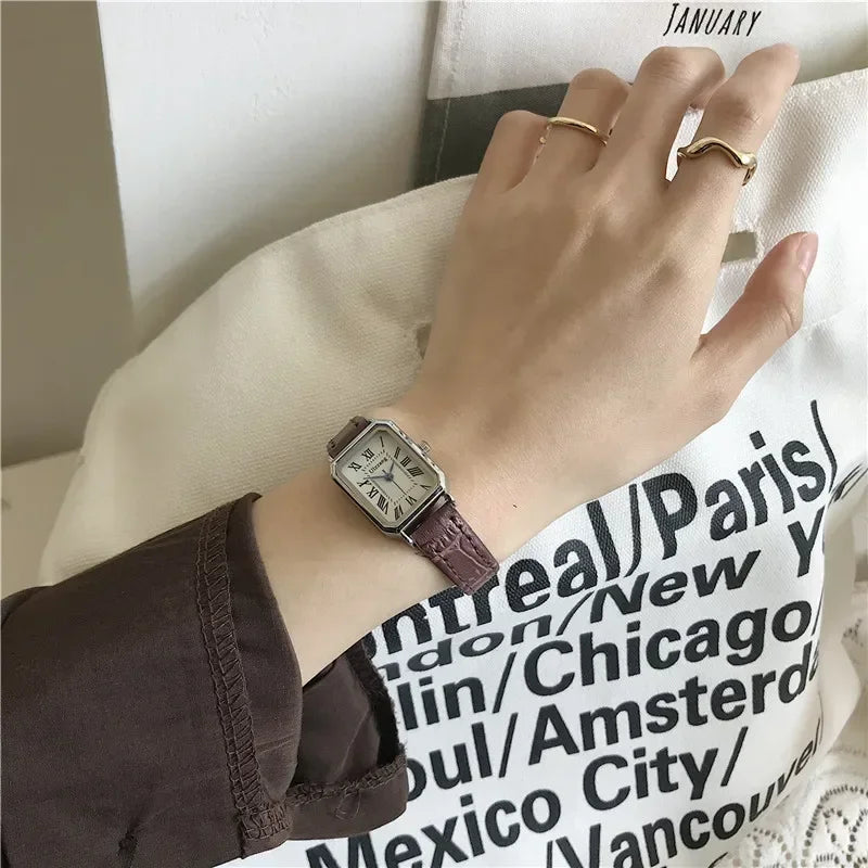 Retro Watches Classic Casual Quartz Dial Leather Strap Band Rectangle Clock Fashionable Wrist Watches for Women Gift Wrist Watch