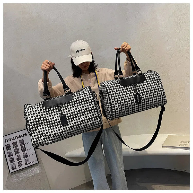 Travel Duffle Large Capacity Women Fitness Sports Bag Dry and Wet Luxury Hand Luggage Bag Female Designer Weekend Bag Travel