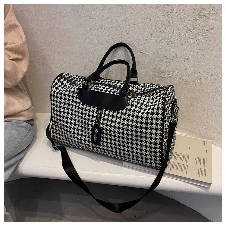 Travel Duffle Large Capacity Women Fitness Sports Bag Dry and Wet Luxury Hand Luggage Bag Female Designer Weekend Bag Travel