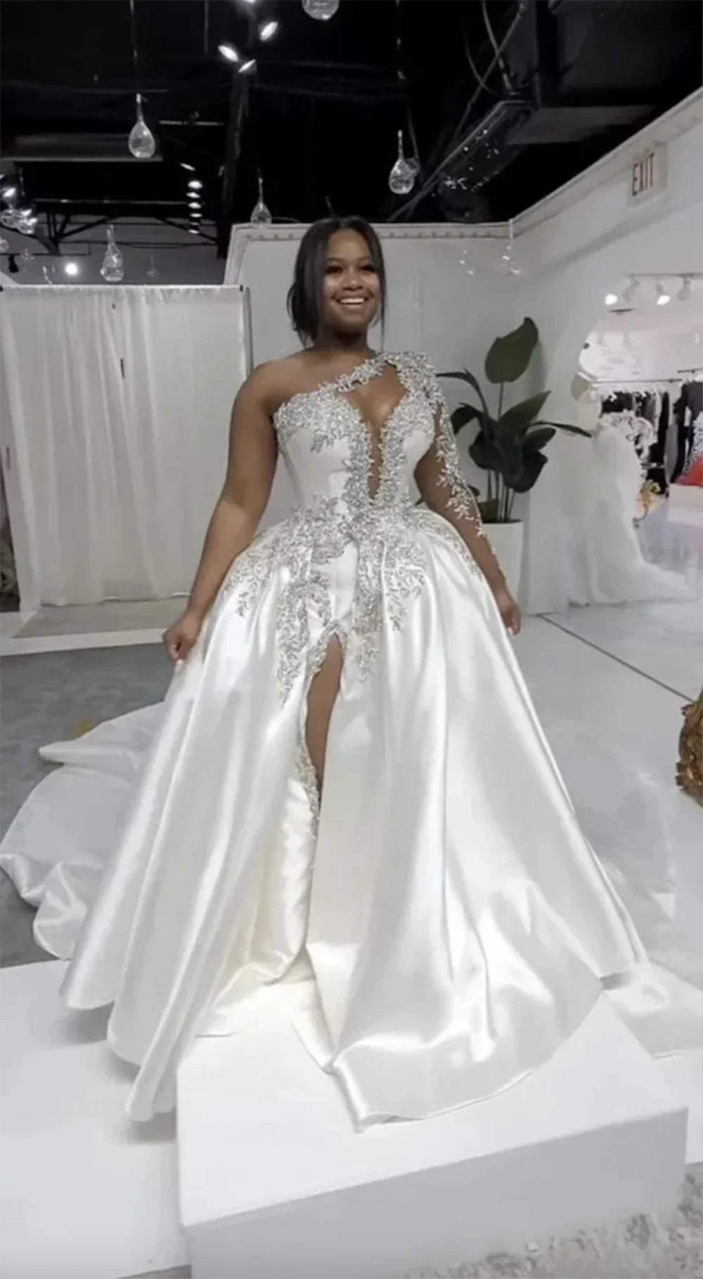 White African A Line Wedding Dresses Plus Size Crystals Sexy High Split Sparkly One Shoulder Garden Bridal Gowns With Appliques