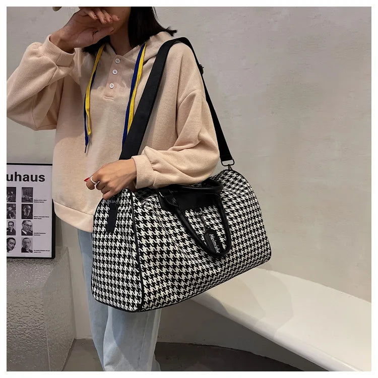 Travel Duffle Large Capacity Women Fitness Sports Bag Dry and Wet Luxury Hand Luggage Bag Female Designer Weekend Bag Travel